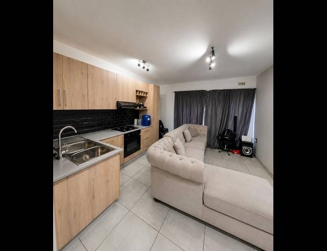 2 BEDROOM APARTMENT FOR SALE IN ORLANDO EAST